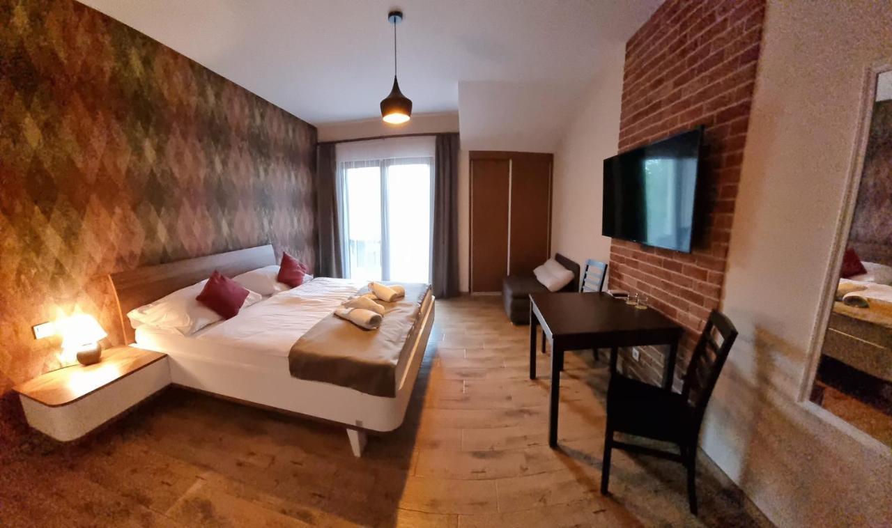 Penzion Modra Ryba Chl'aba Bagian luar foto