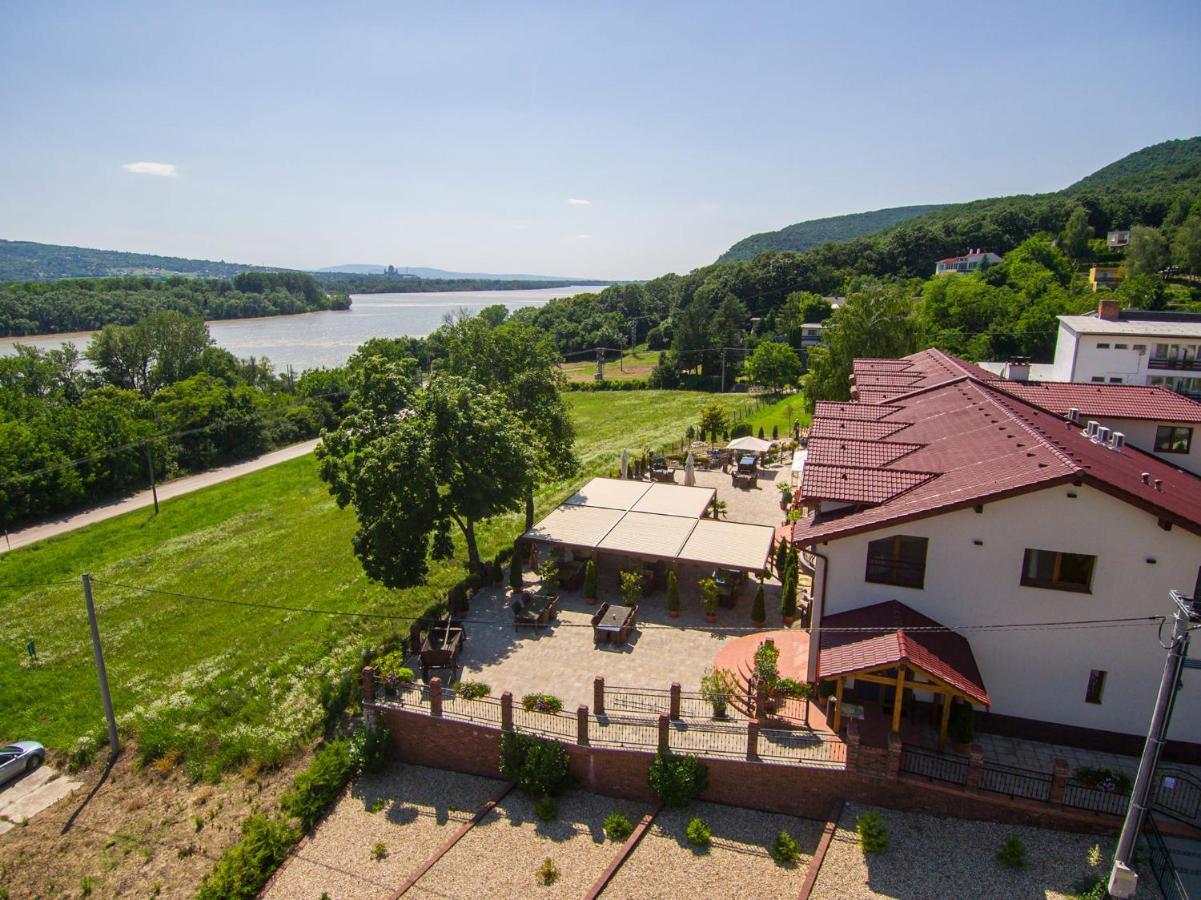 Penzion Modra Ryba Chl'aba Bagian luar foto